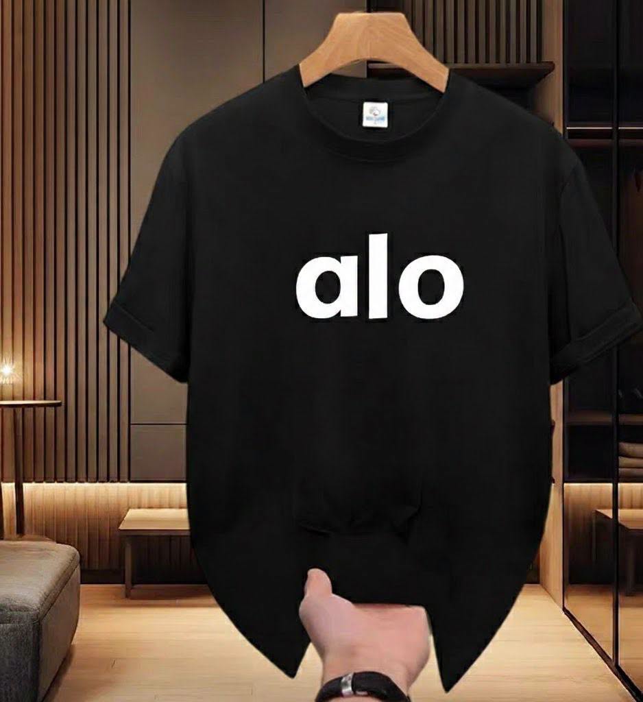 প্রিমিয়াম কোয়ালিটির একটি স্ট্যান্ডার্ড ড্রপ শোল্ডার টি-শার্ট